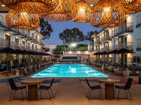 洛杉矶体育场区希尔顿启缤精选安森酒店