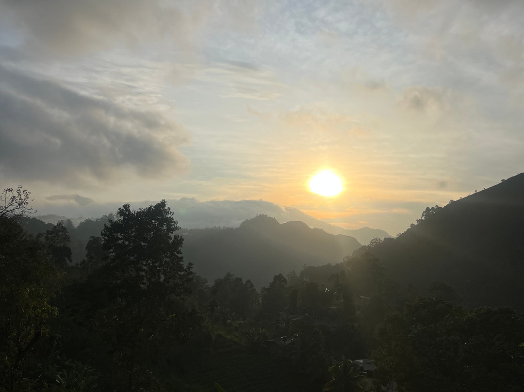 Ella Happy Tours & tuk tuk and taxi-埃勒必去景点