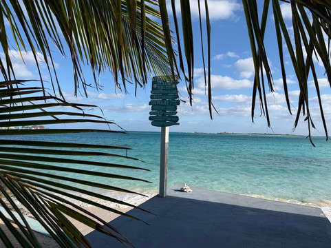 天堂宝石海滩酒店主图