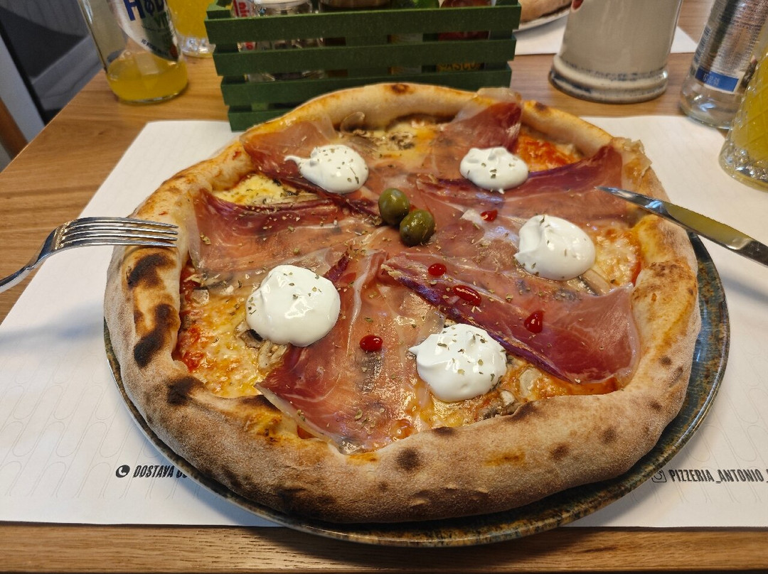 Soboli餐馆和美食-Pizzeria Antonio