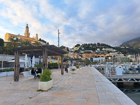 Promenade du Soleil-芒通必去景点
