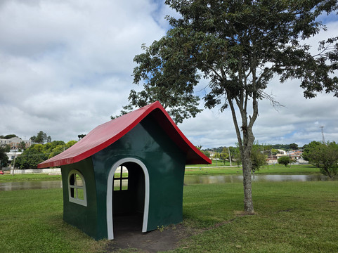 Parque Lacustre-Castro必去景点