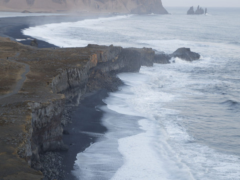 Londrangar Basalt Cliffs-Hellnar必去景点