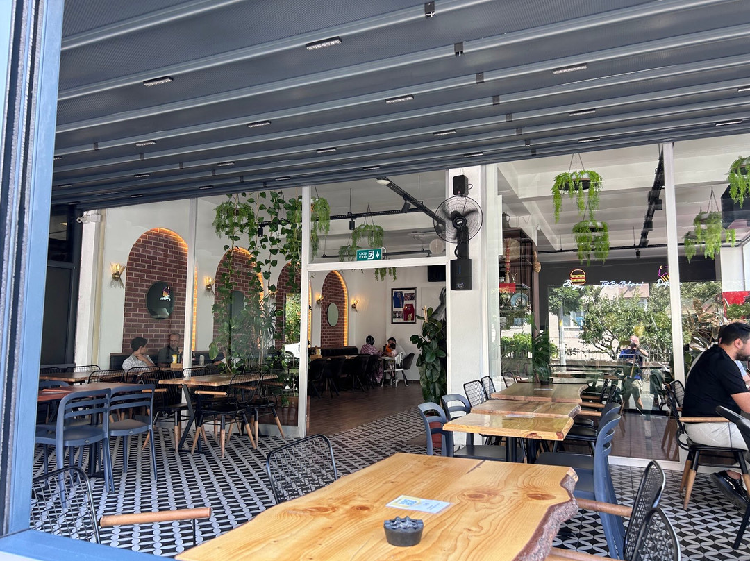 Hasan Şef Burger & Patisserie House