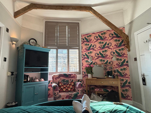 哈灵顿酒店主图