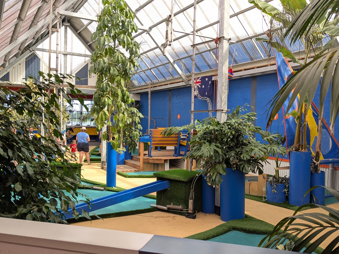 Footbridge Mini Golf, Icecream & Lolly Shop-莱克斯恩特伦斯必去景点