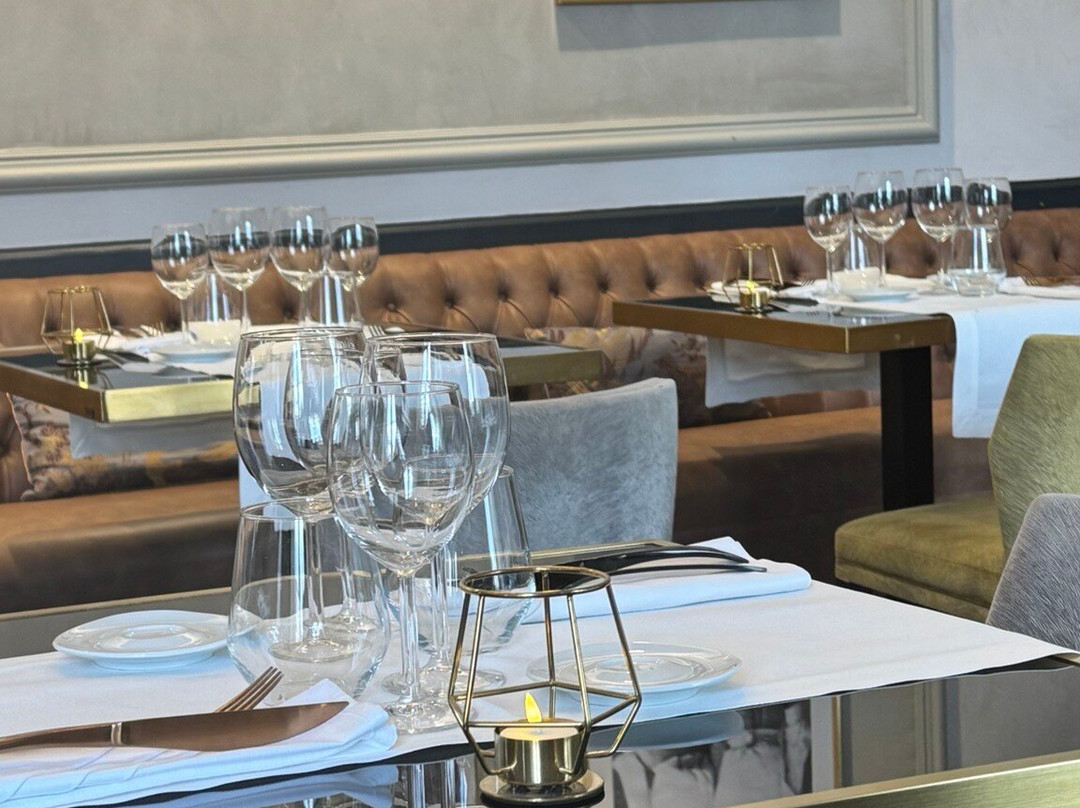 塔丁宅邸餐厅水疗酒店主图