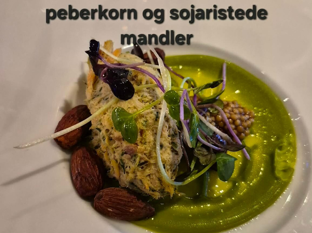 比隆天鹅酒店主图