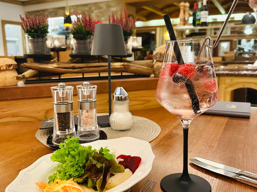 耶格尔酒店主图
