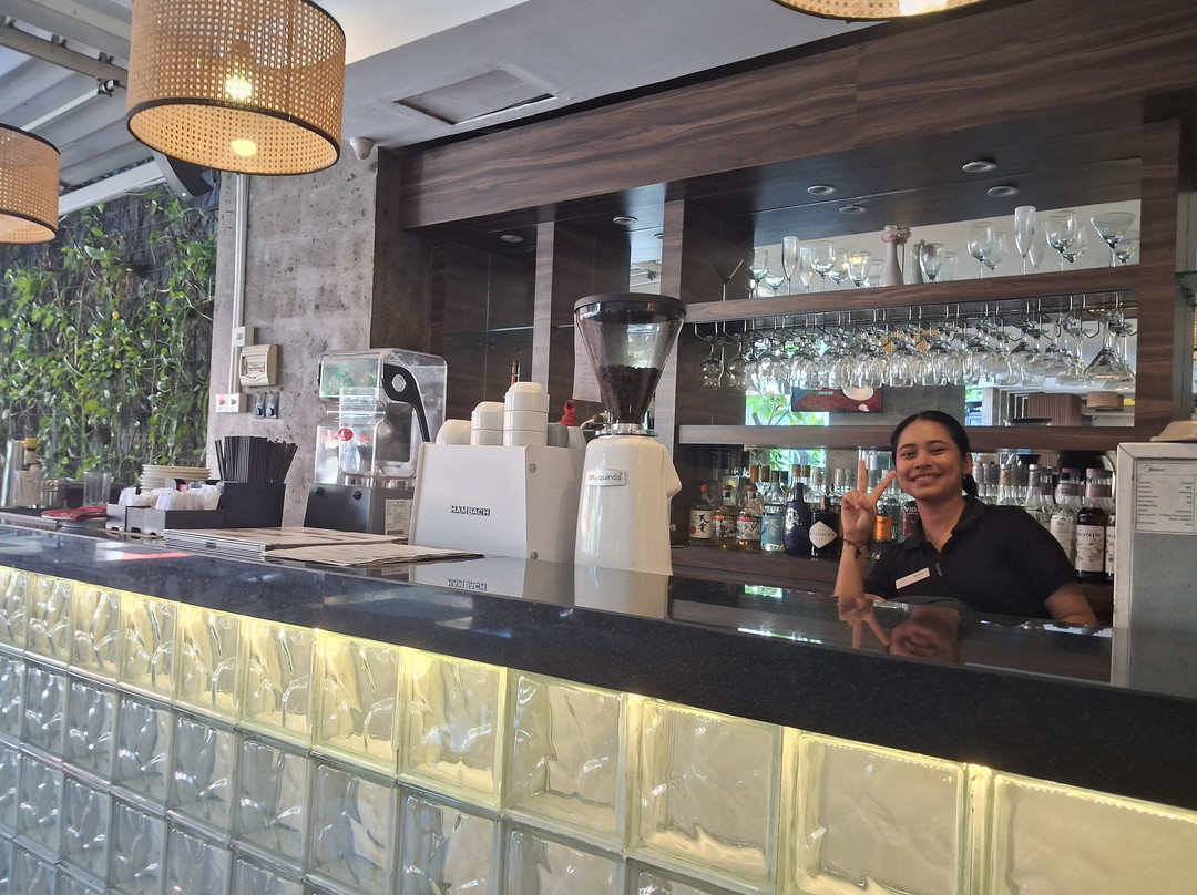 Tropico Bar & Restaurant