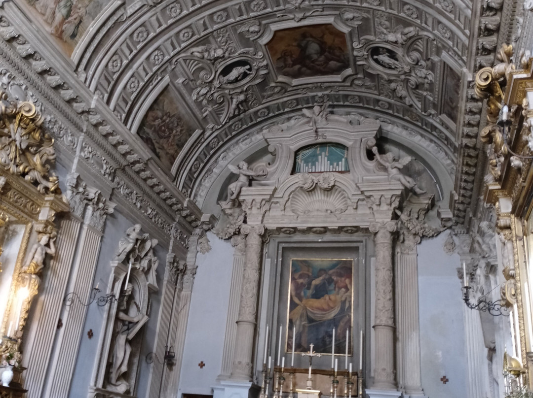 Chiesa di Santa caterina-Urbania必去景点