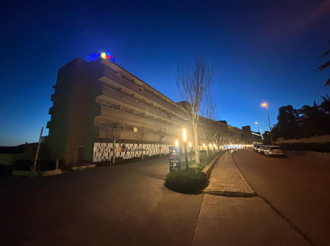 卡拉罗马尼俱乐部酒店主图