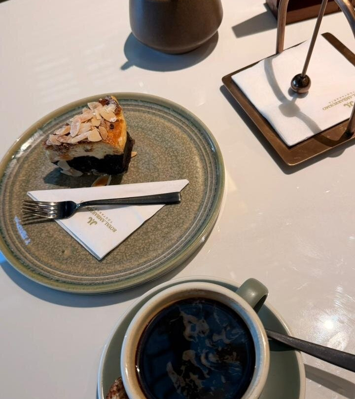 日惹爱慕卡摩皇家酒店主图