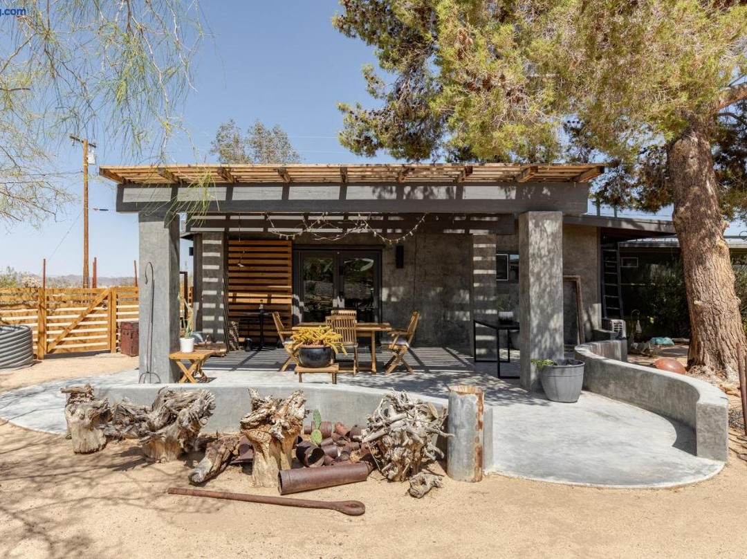 Popular Homestead! Location, Stargaze, Views!