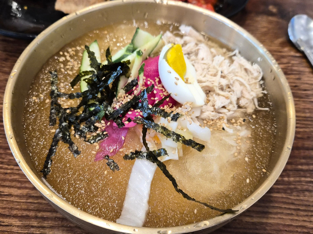멸치국시와돈까스