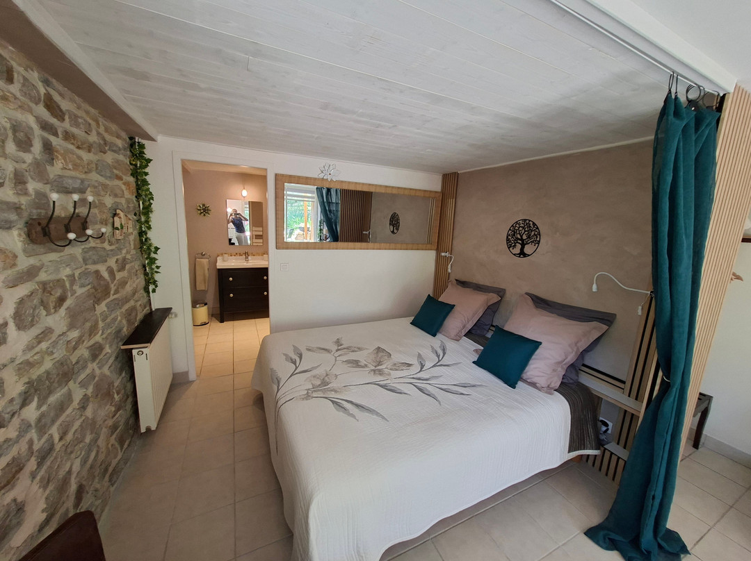 Chambres d’Hotes Maison Les Fraysses B&B主图
