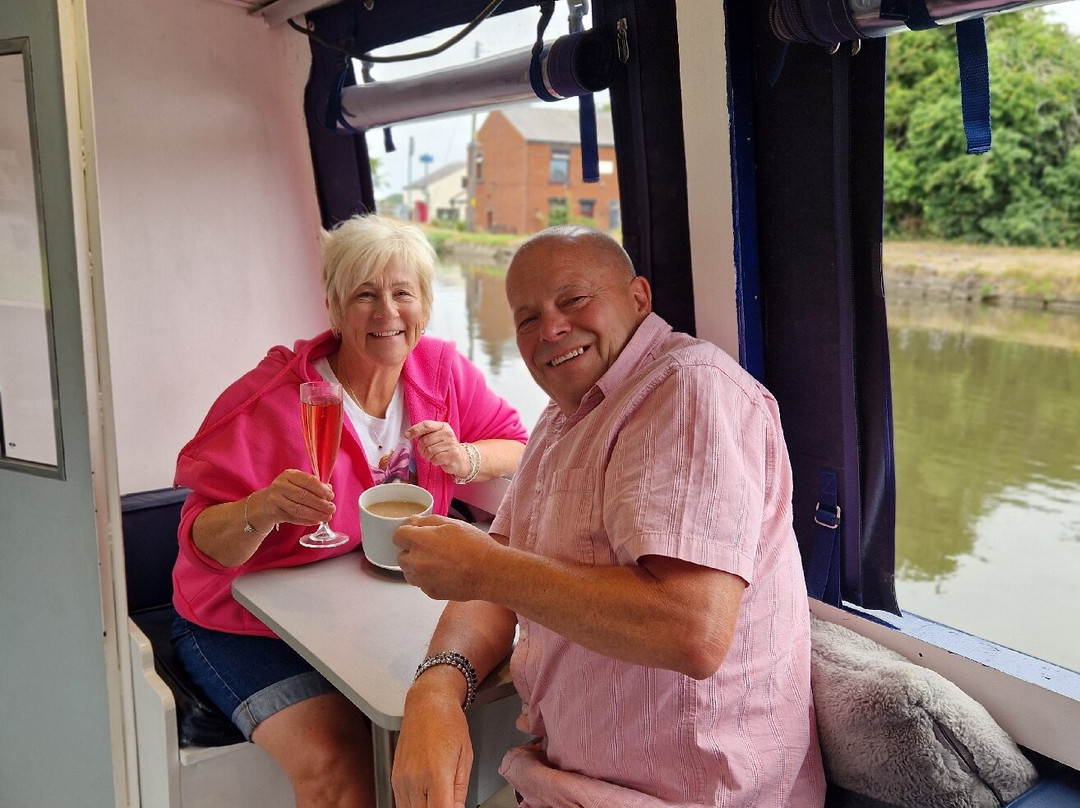Lancashire Canal Cruises-Burscough必去景点