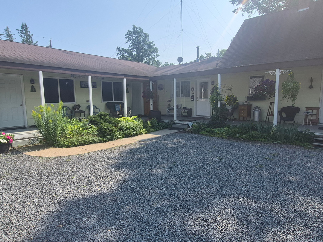Home Town Cafe Motel & RV Park主图