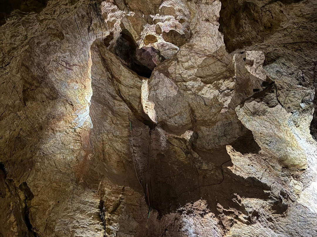 Kristallhöhle Kubach-Weilburg必去景点