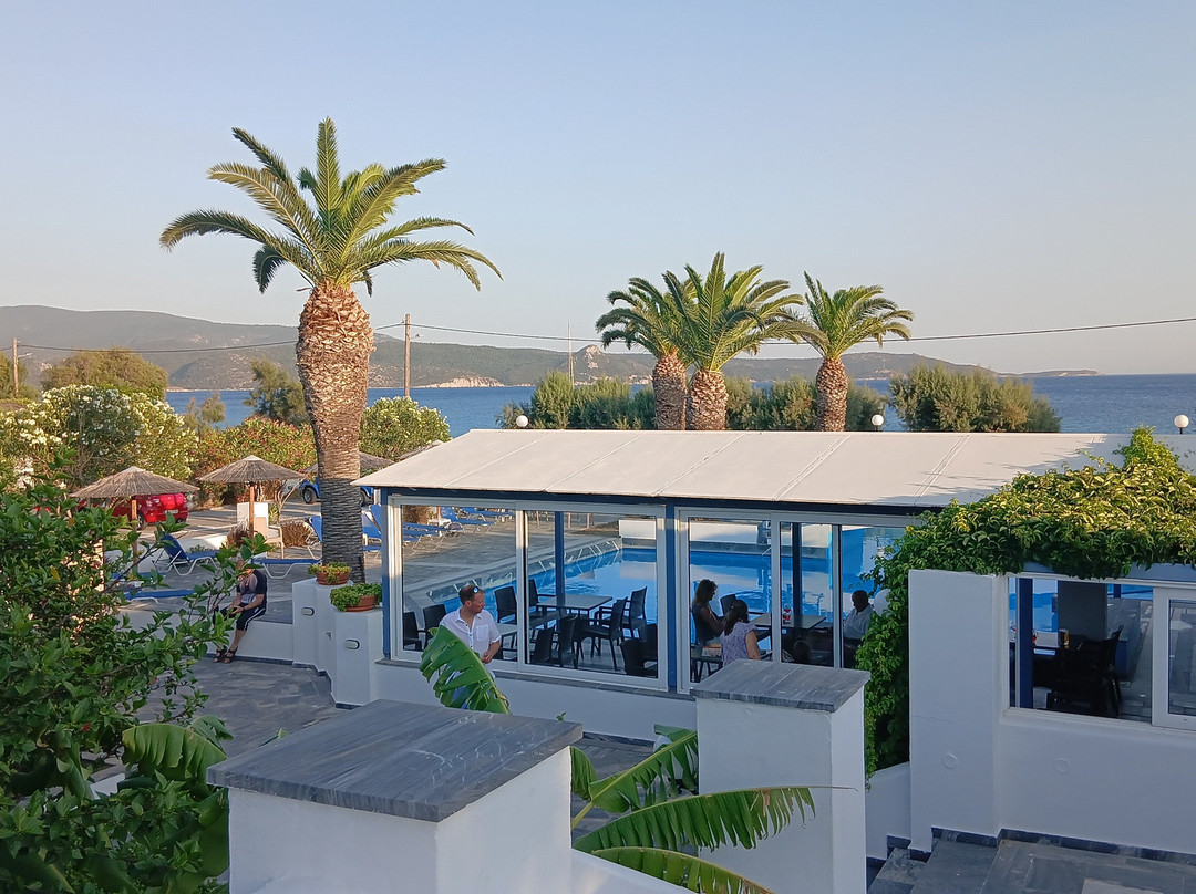 Zefiros Beach Hotel主图