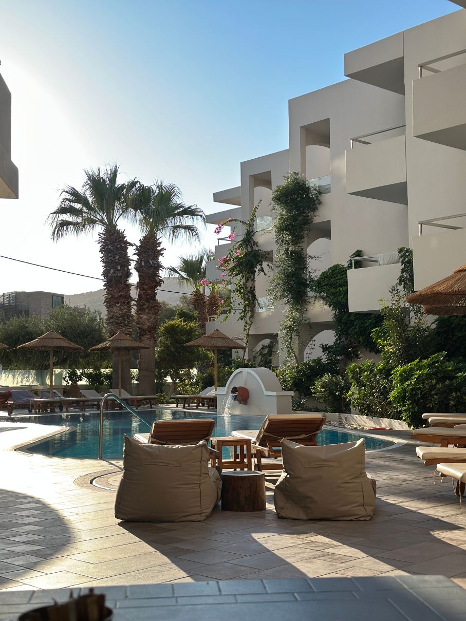 Parasol Luxury Hotel & Suites Adults Only-泳池