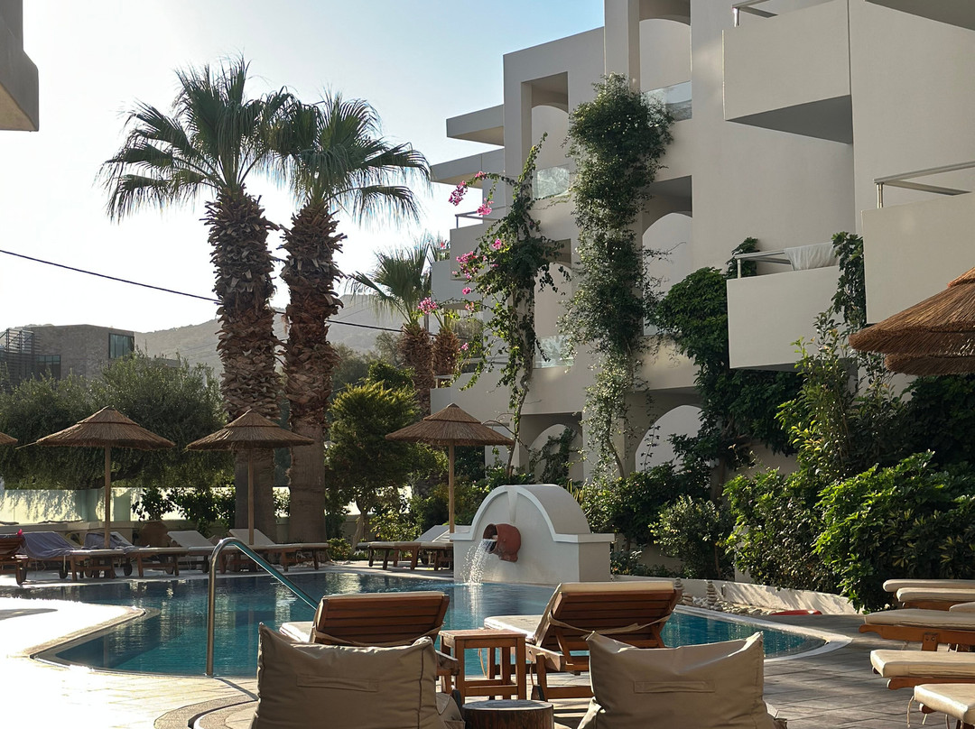 Parasol Luxury Hotel & Suites Adults Only主图