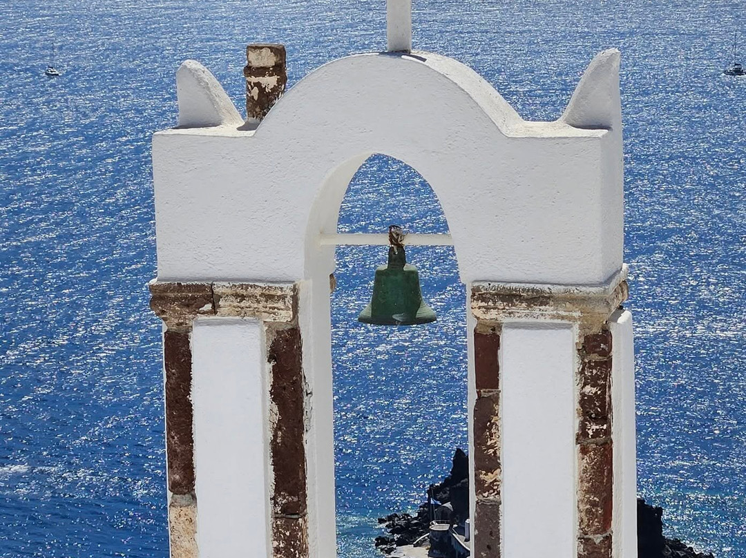 Picturesque Blue Dome Santorini-伊亚必去景点