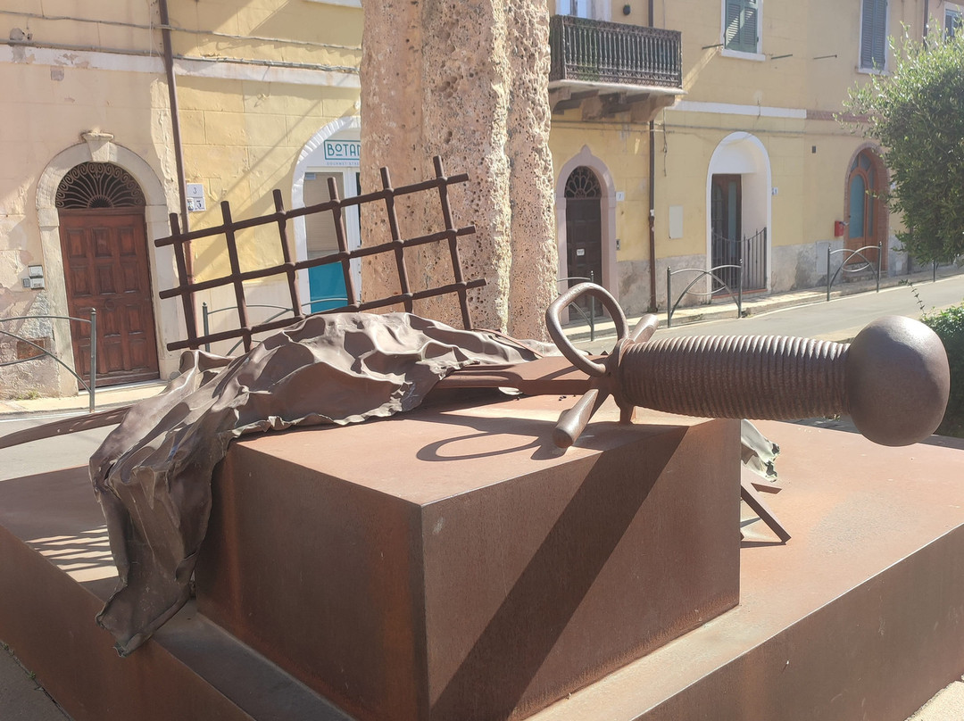 Monumento A Caravaggio-Porto Ercole必去景点