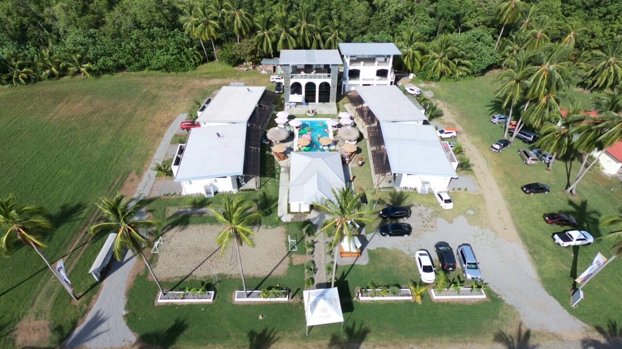 Show Pony Beach Resort-官方