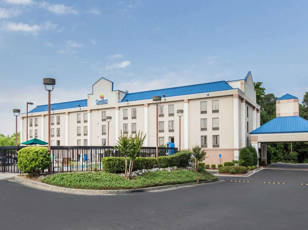 Comfort Inn & Suites主图