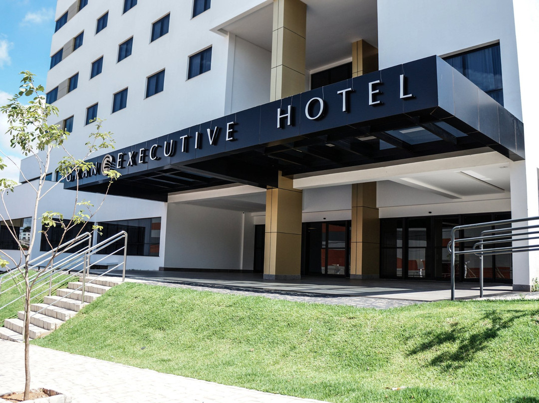 乌贝兰迪亚酒店住宿-Gran Executive Hotel