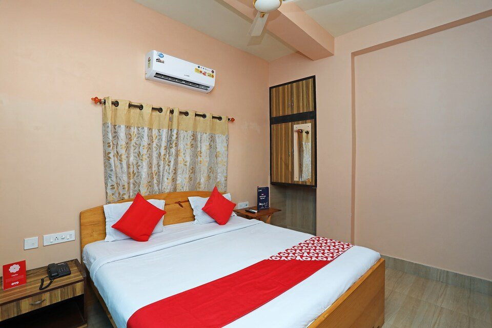 OYO 16059 Roland Inn