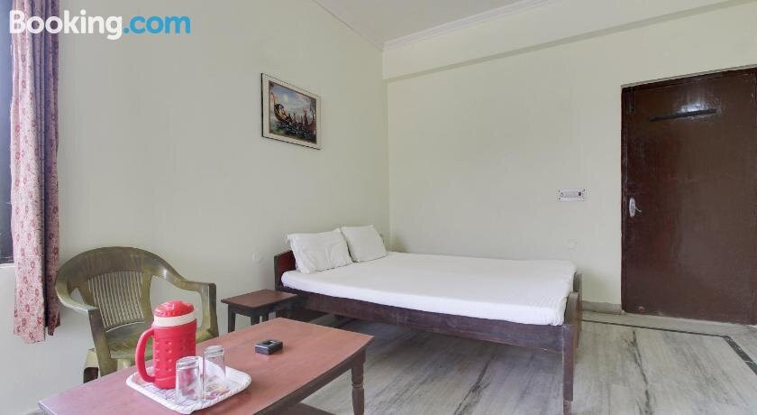 SPOT ON 60718 Gaurav Bhawan