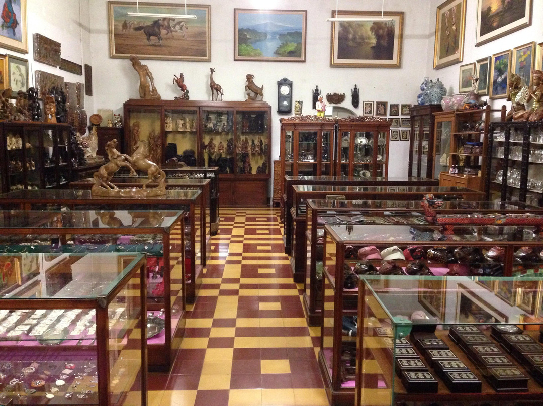 Sin Sin Art Shop景点图片