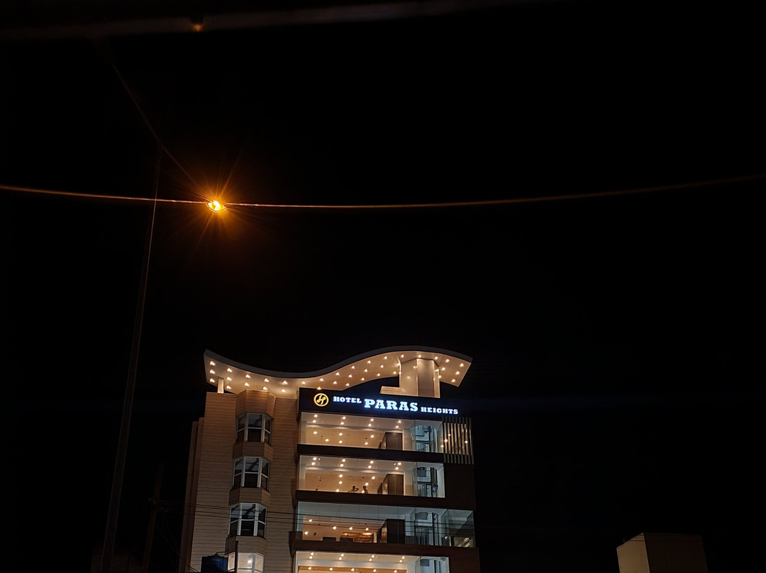 Hotel Paras Heights