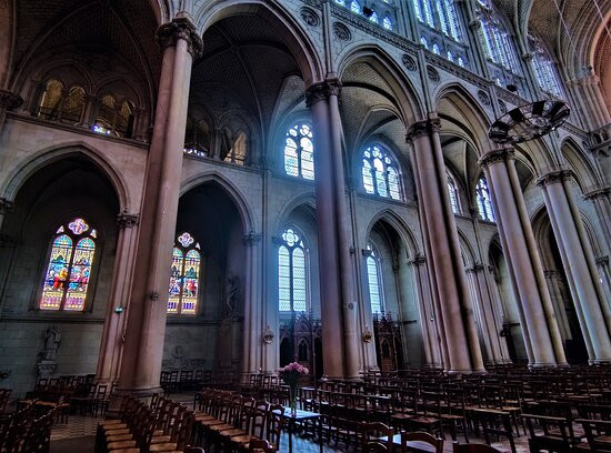 Eglise Notre- Dame de Cholet-绍莱必去景点