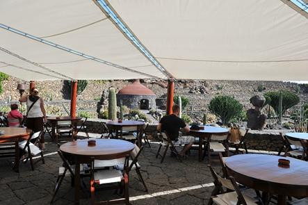 Charco del Palo餐馆和美食-Jardin De Cactus Restaurant
