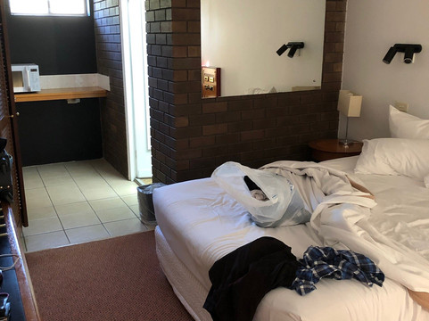 斗牛士汽车酒店主图