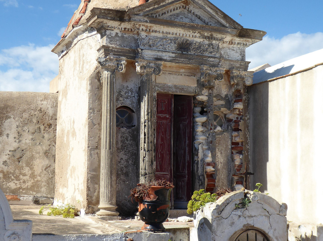 Bonifacio cemetery景点图片