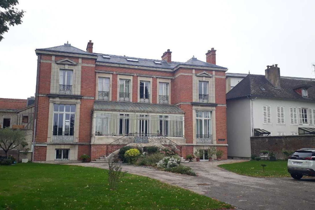 Maison M主图