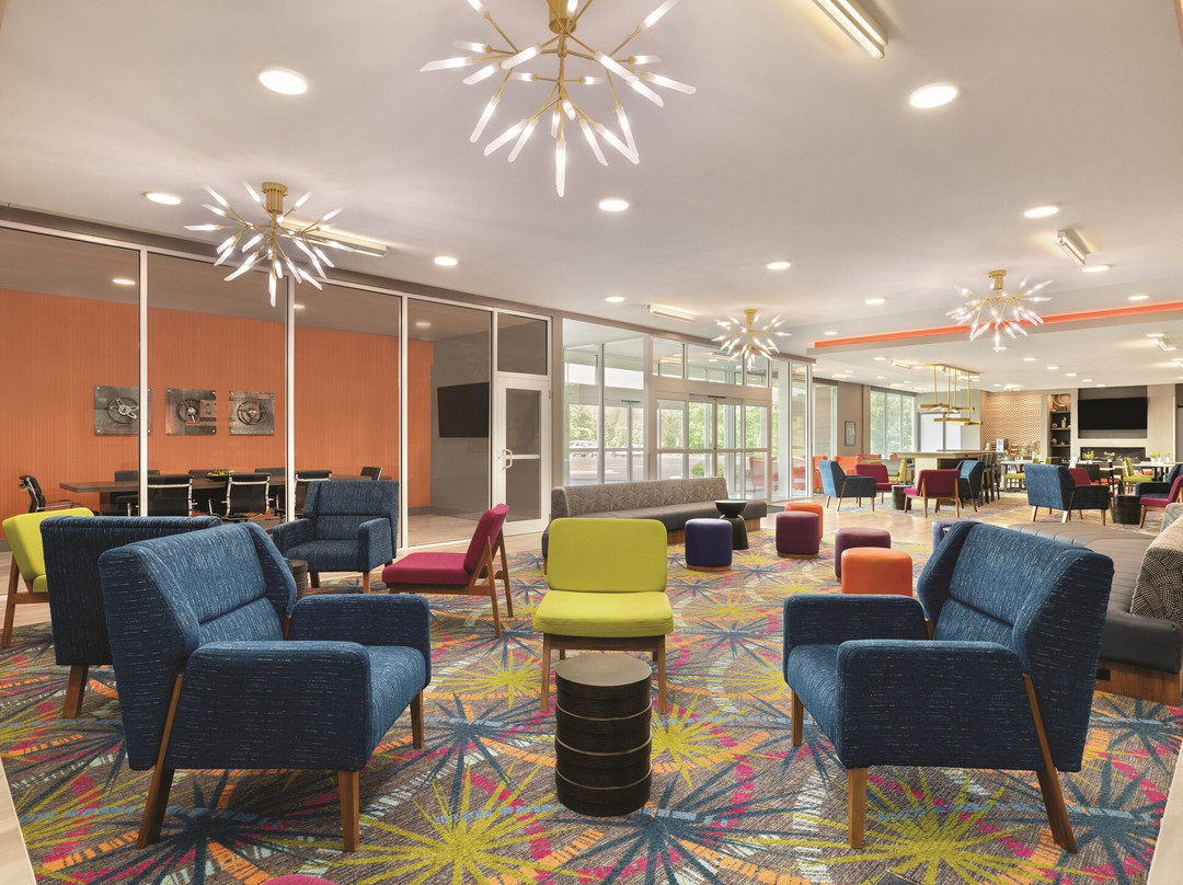 布拉塞尔顿拉昆塔温德姆套房酒店主图