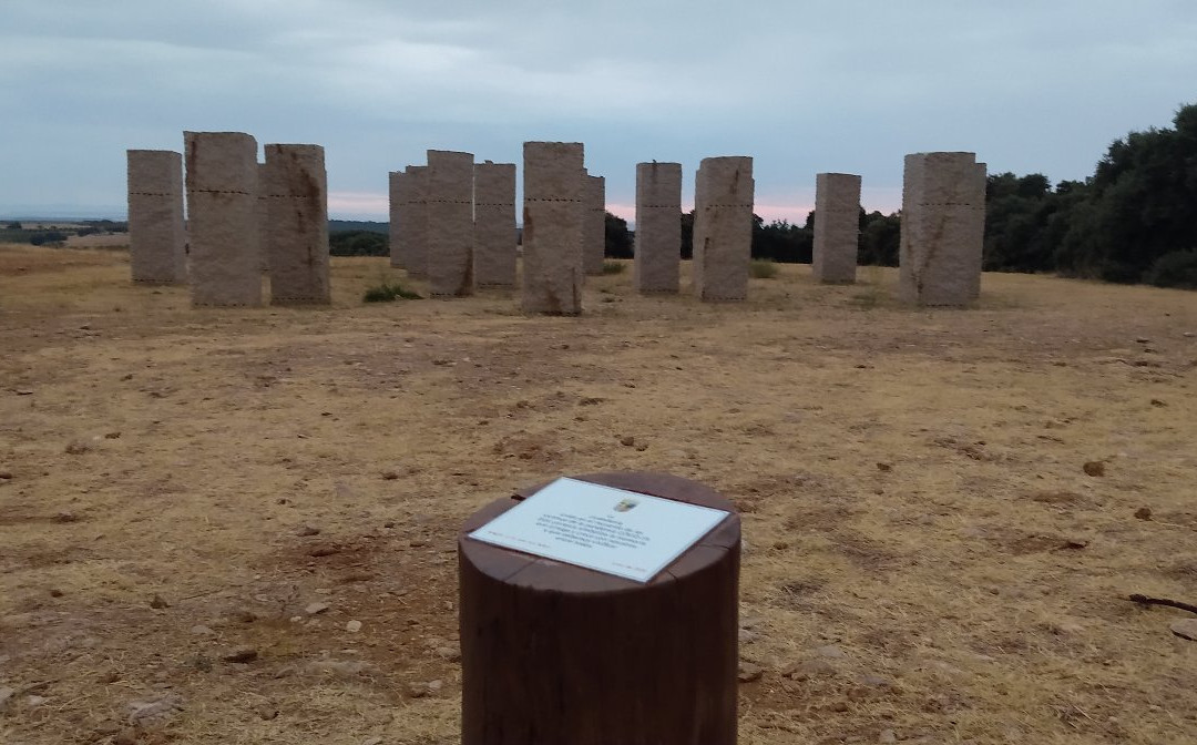 Monumento al Siglo XX. Abiego景点图片