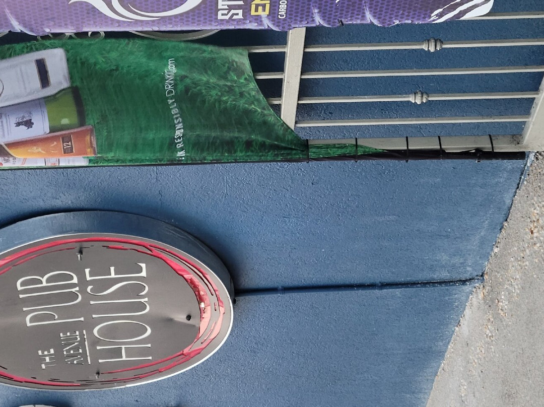 The Avenue Pub House