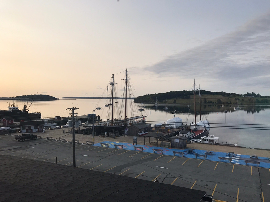 The Dockside Inn & Restaurant主图