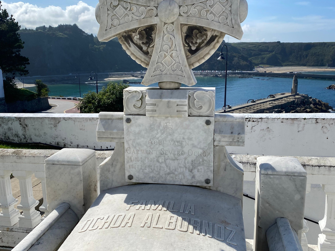 Cementerio de Luarca-卢阿尔卡必去景点