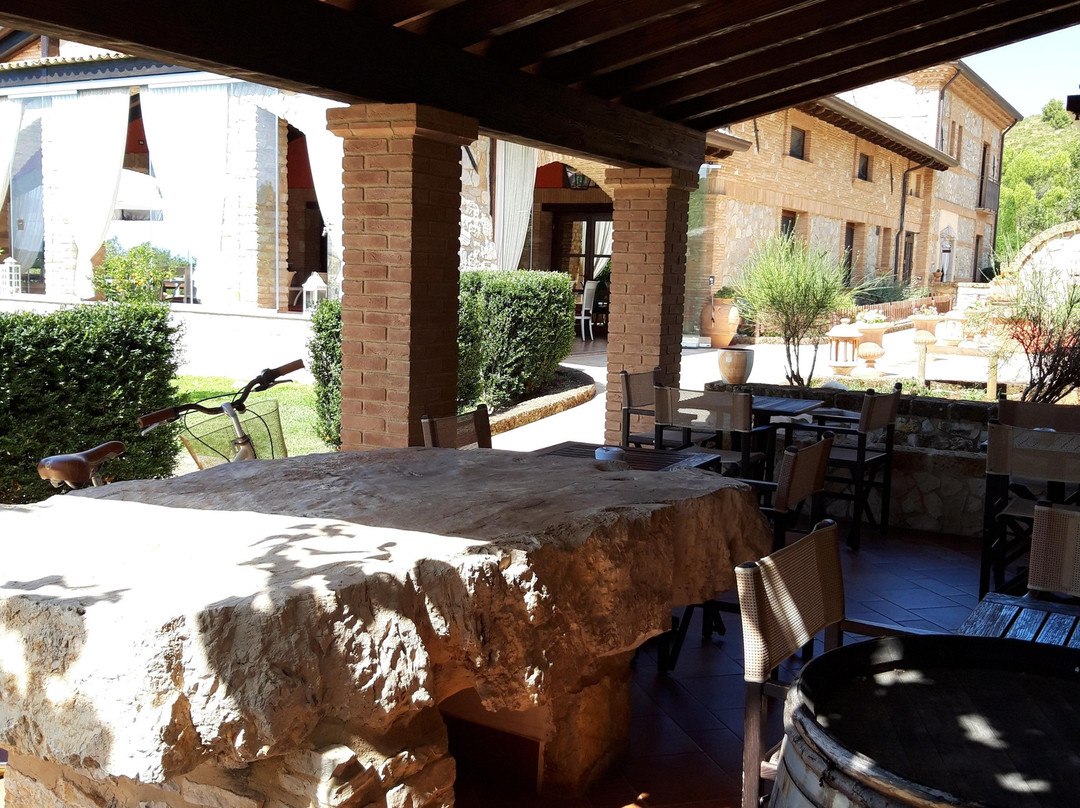 沙兰德休闲酒店主图