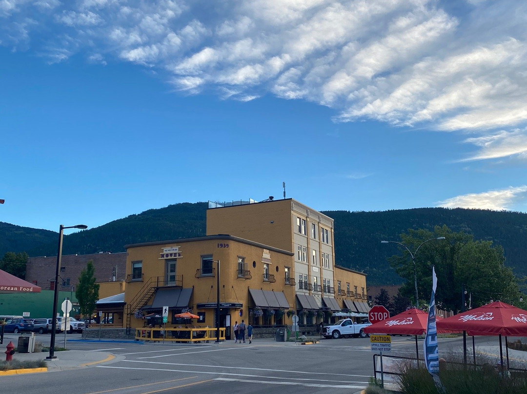 The Adventure Hotel主图