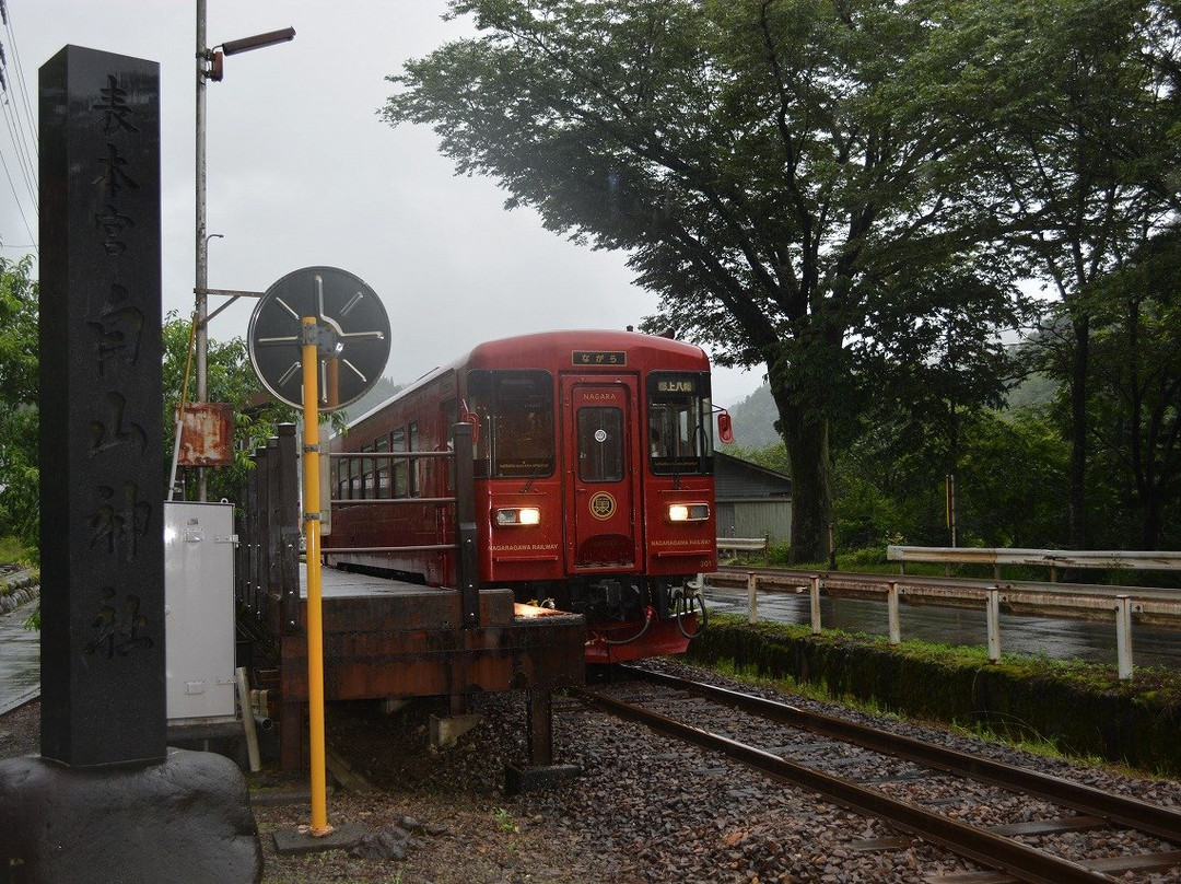 Nagataki Hakusan Shrine-郡上市必去景点