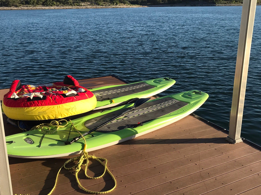 Viking Ship Kayak Rentals-Lago Vista必去景点