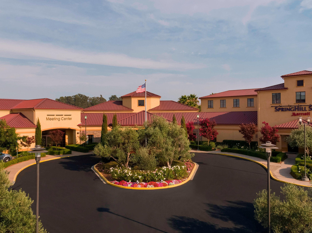 纳帕谷春季山丘套房酒店主图